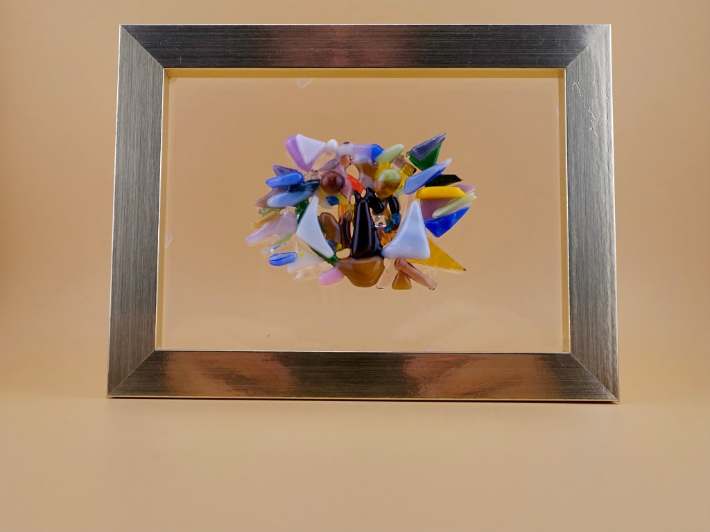 イノシシのお茶目な感じと「さぁ何か始めよう」という意思表示のようなものを表現してみようと組み上げてみました。鋭い牙とは対照的につぶらな瞳が何かひょうきんな感じを与えていると思いませんか？そんな感じを共有できればと思います。