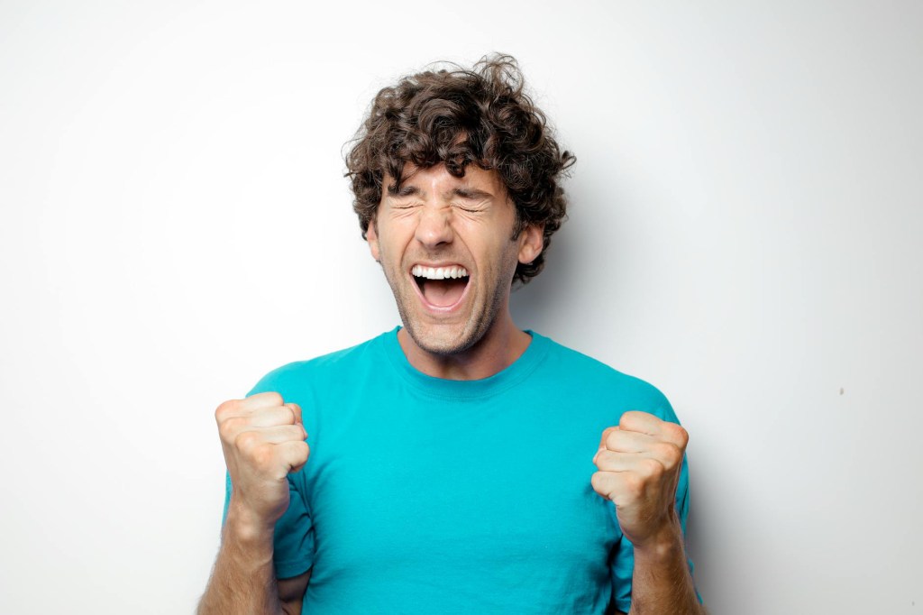 そりゃ、家族に共有でしょ。